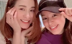 美女扒开衣服露出Q弹Q弹的奶头